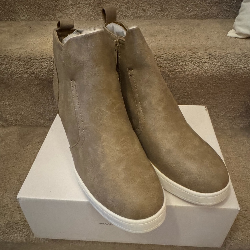 Dreampairs Faux Fur Lined Wedge Sneakers